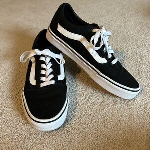 Vans Women’s Black and White Sneakers